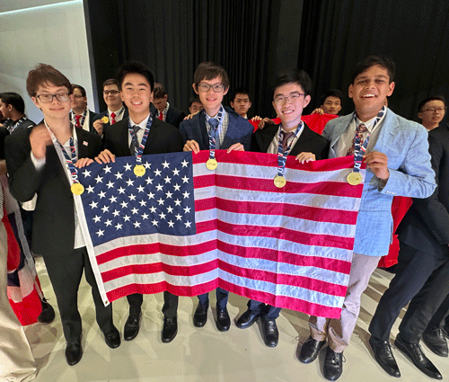 U. S. Physics Team Gold Medalists